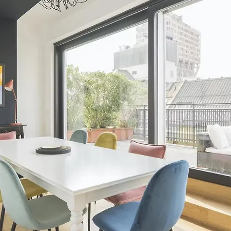 Cozy With View In For 6 Guests Milaan